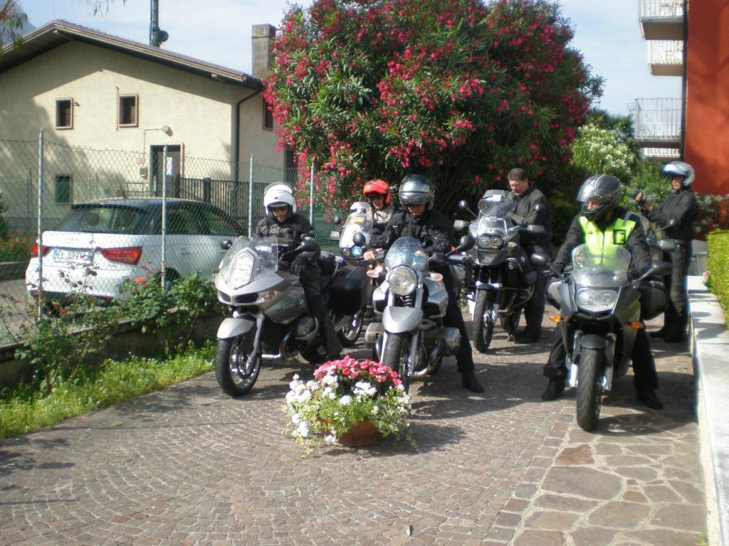 Bike & Wind Hotel Villa Maria Торболе Экстерьер фото