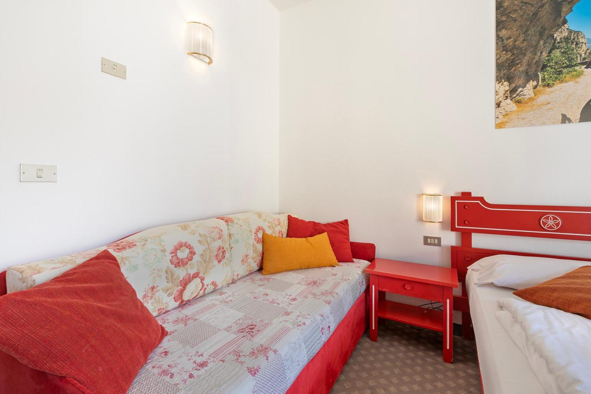 Bike & Wind Hotel Villa Maria Торболе Экстерьер фото