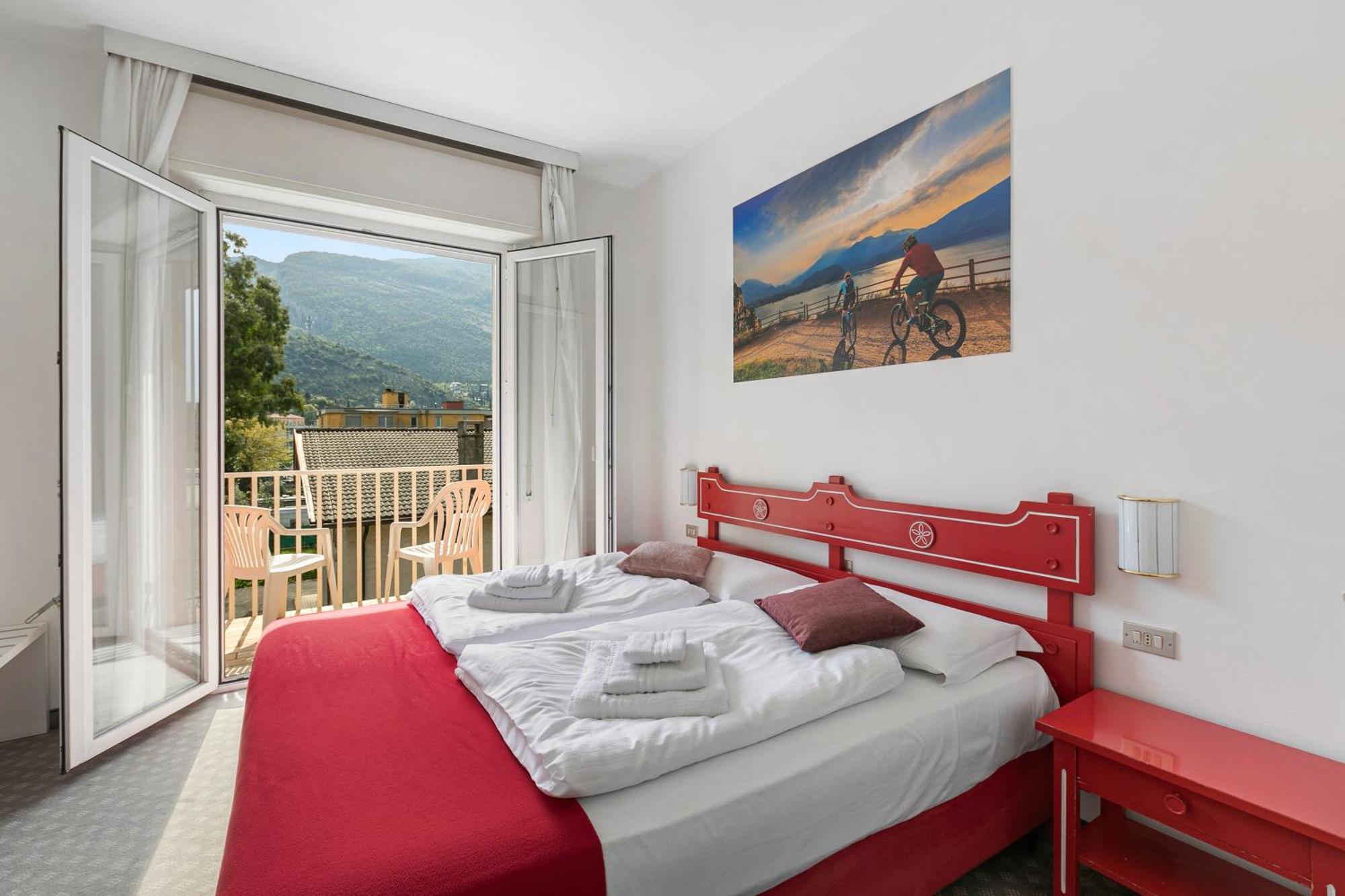 Bike & Wind Hotel Villa Maria Торболе Экстерьер фото