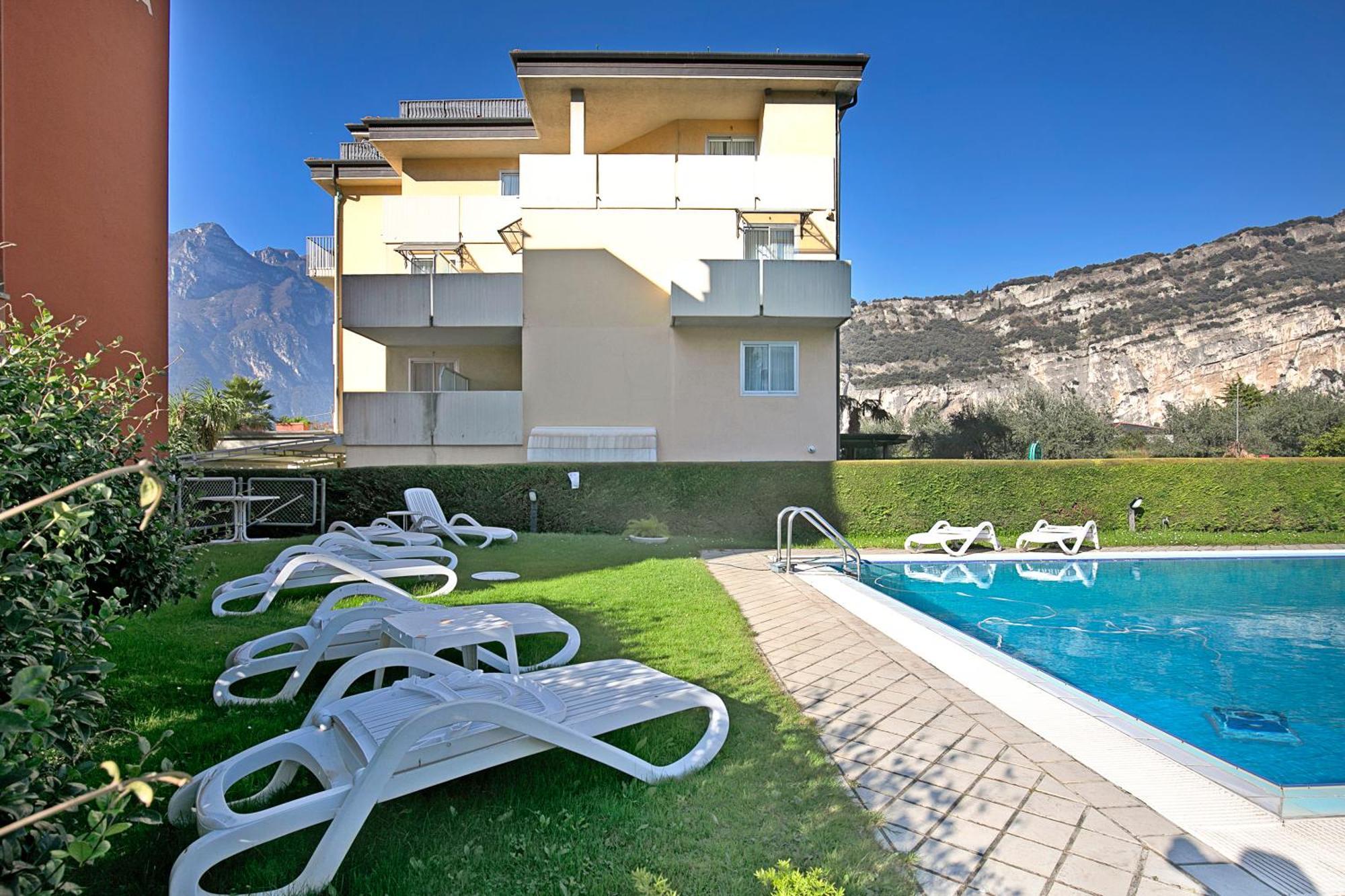 Bike & Wind Hotel Villa Maria Торболе Экстерьер фото