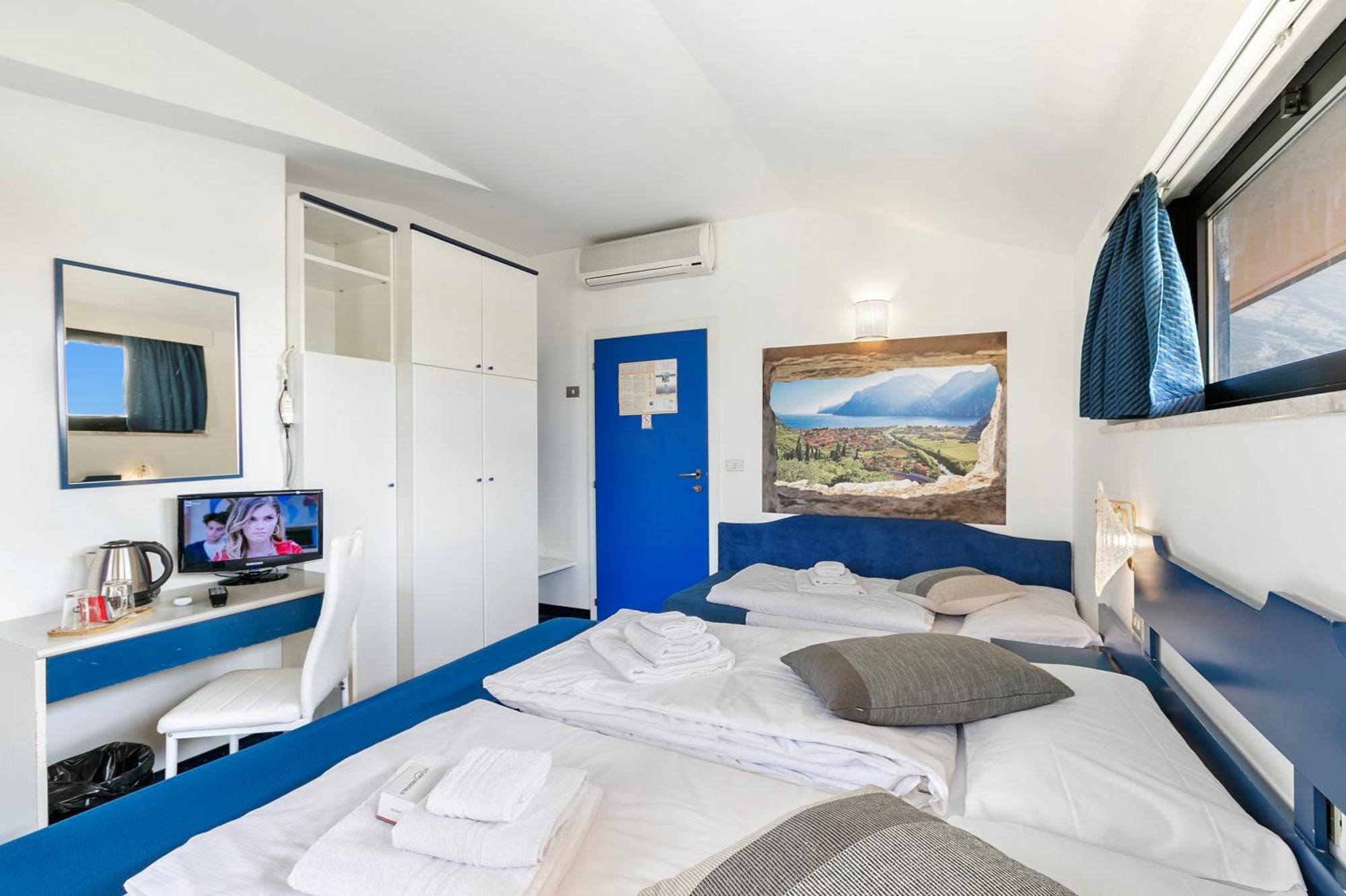 Bike & Wind Hotel Villa Maria Торболе Экстерьер фото