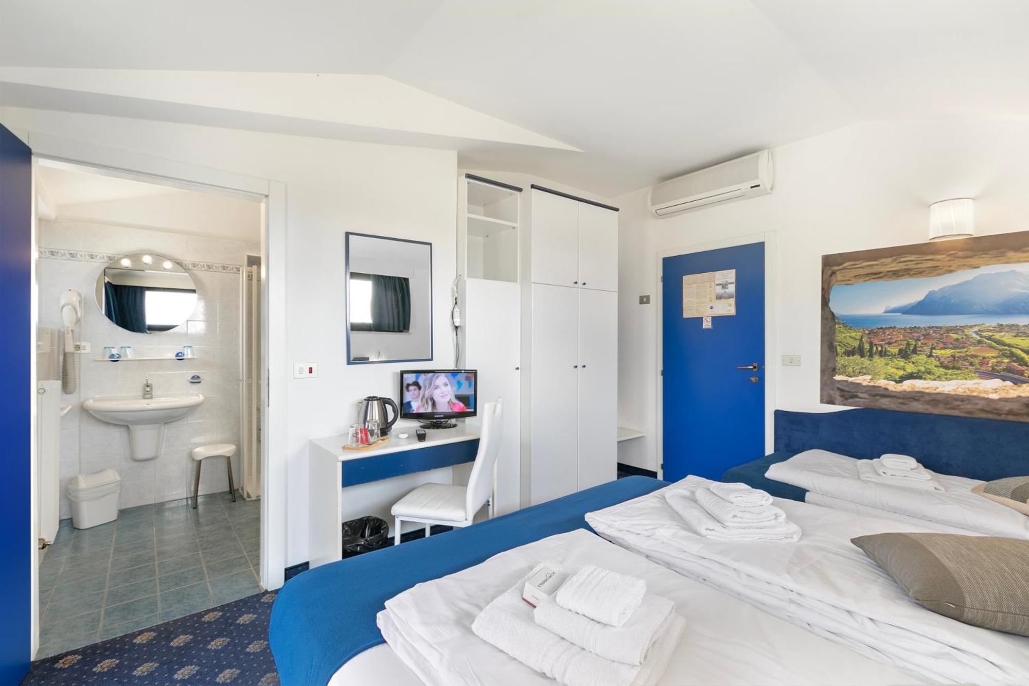 Bike & Wind Hotel Villa Maria Торболе Экстерьер фото