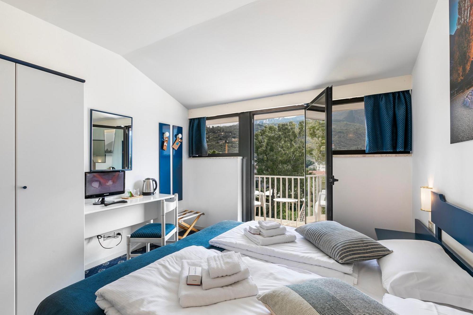 Bike & Wind Hotel Villa Maria Торболе Экстерьер фото