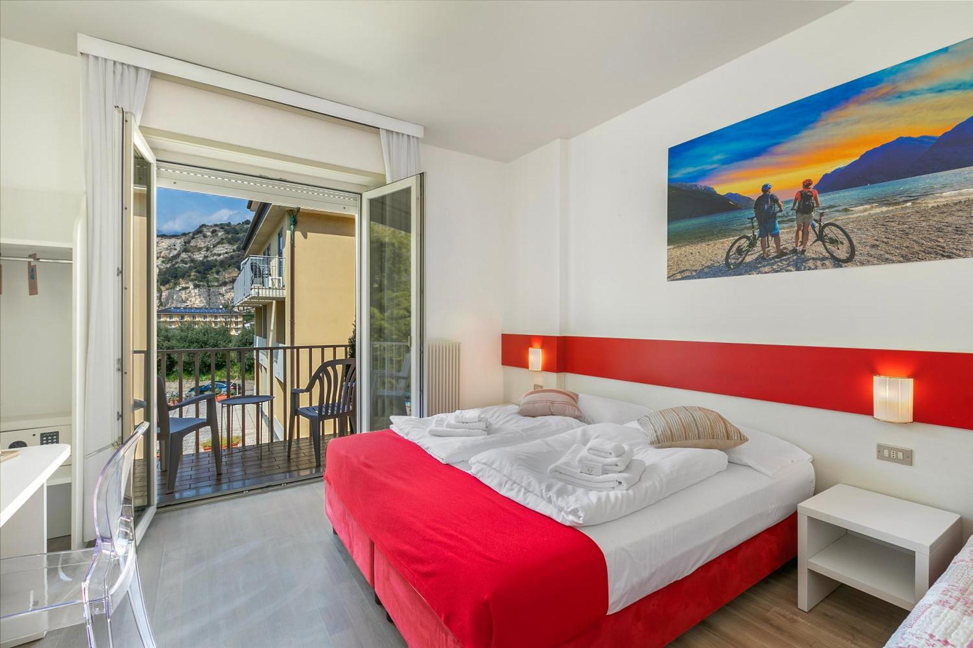 Bike & Wind Hotel Villa Maria Торболе Экстерьер фото