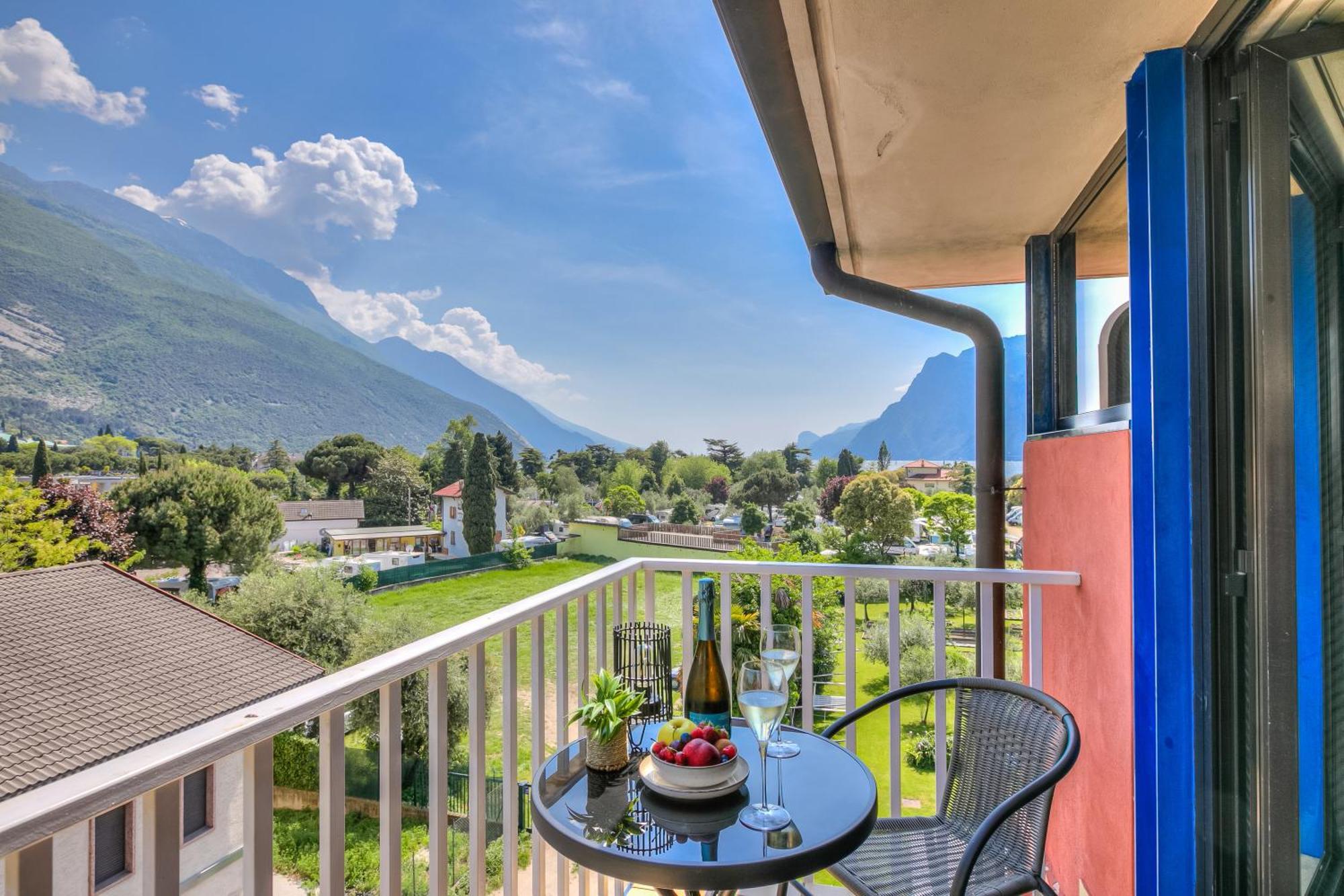 Bike & Wind Hotel Villa Maria Торболе Экстерьер фото