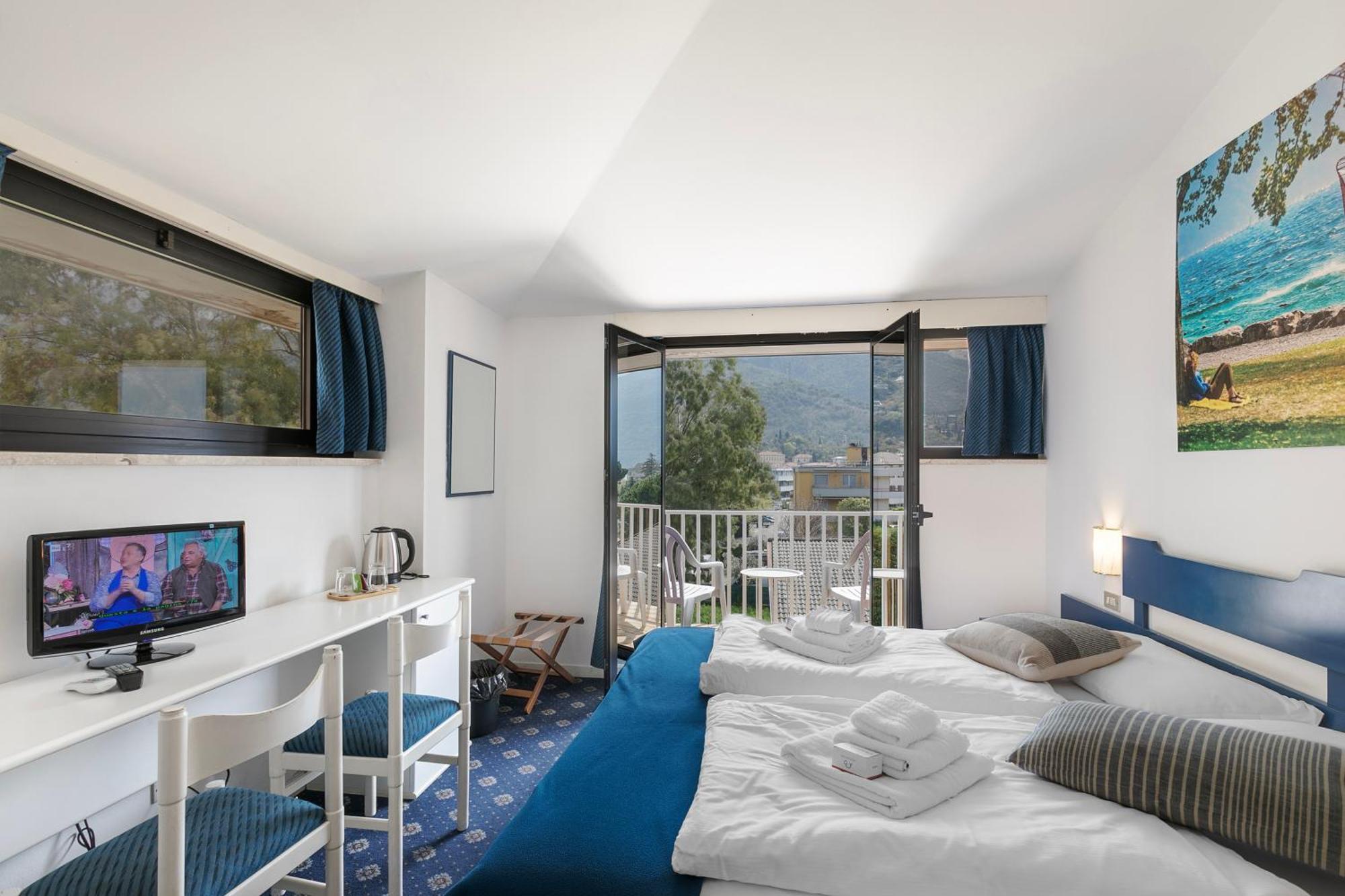 Bike & Wind Hotel Villa Maria Торболе Экстерьер фото