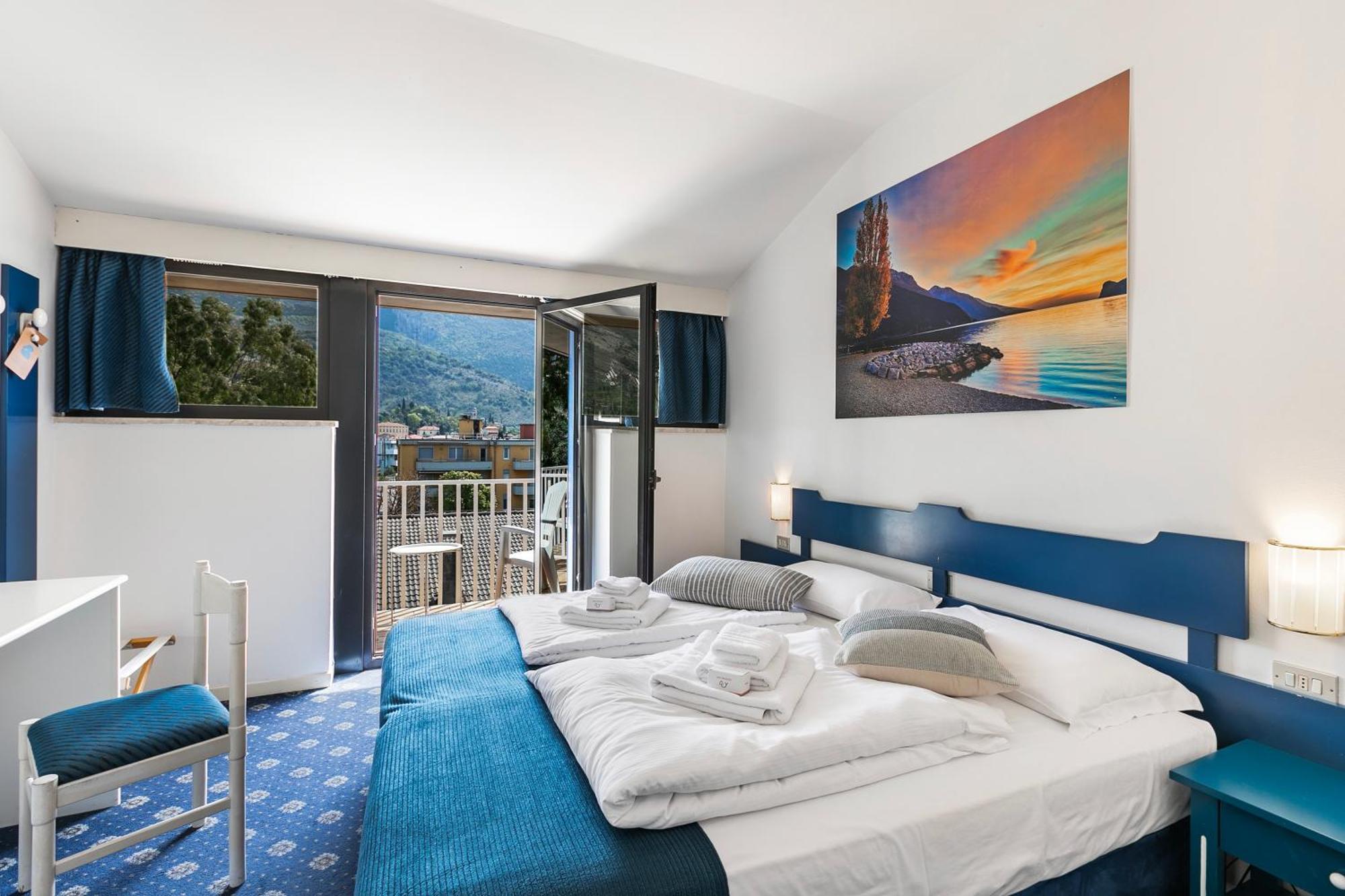 Bike & Wind Hotel Villa Maria Торболе Экстерьер фото