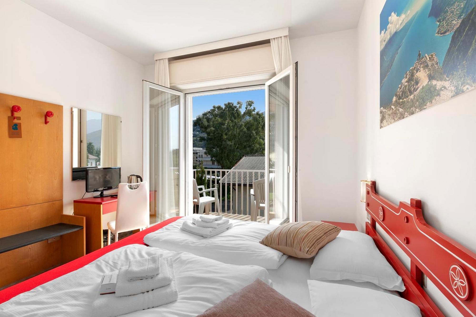 Bike & Wind Hotel Villa Maria Торболе Экстерьер фото