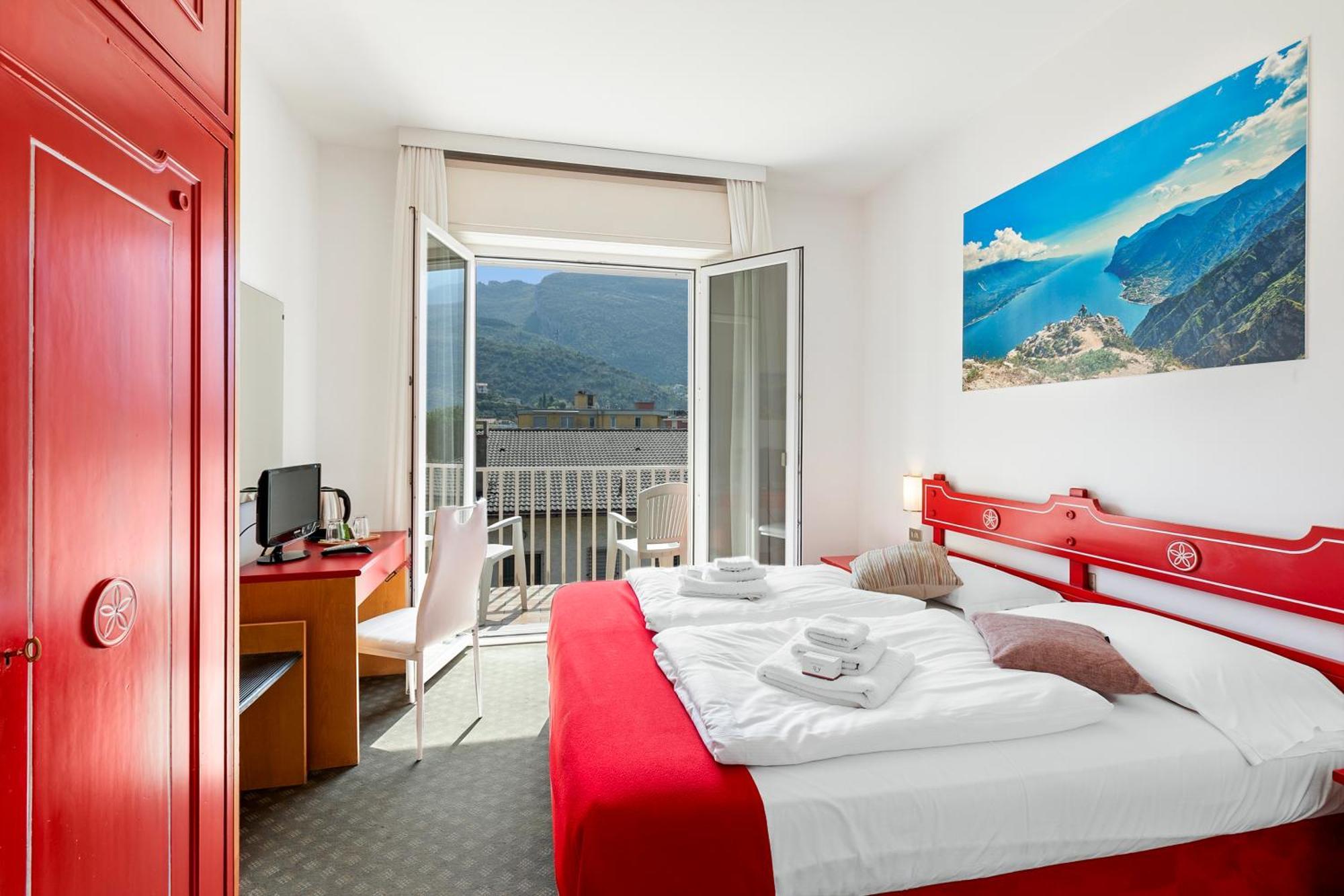 Bike & Wind Hotel Villa Maria Торболе Экстерьер фото
