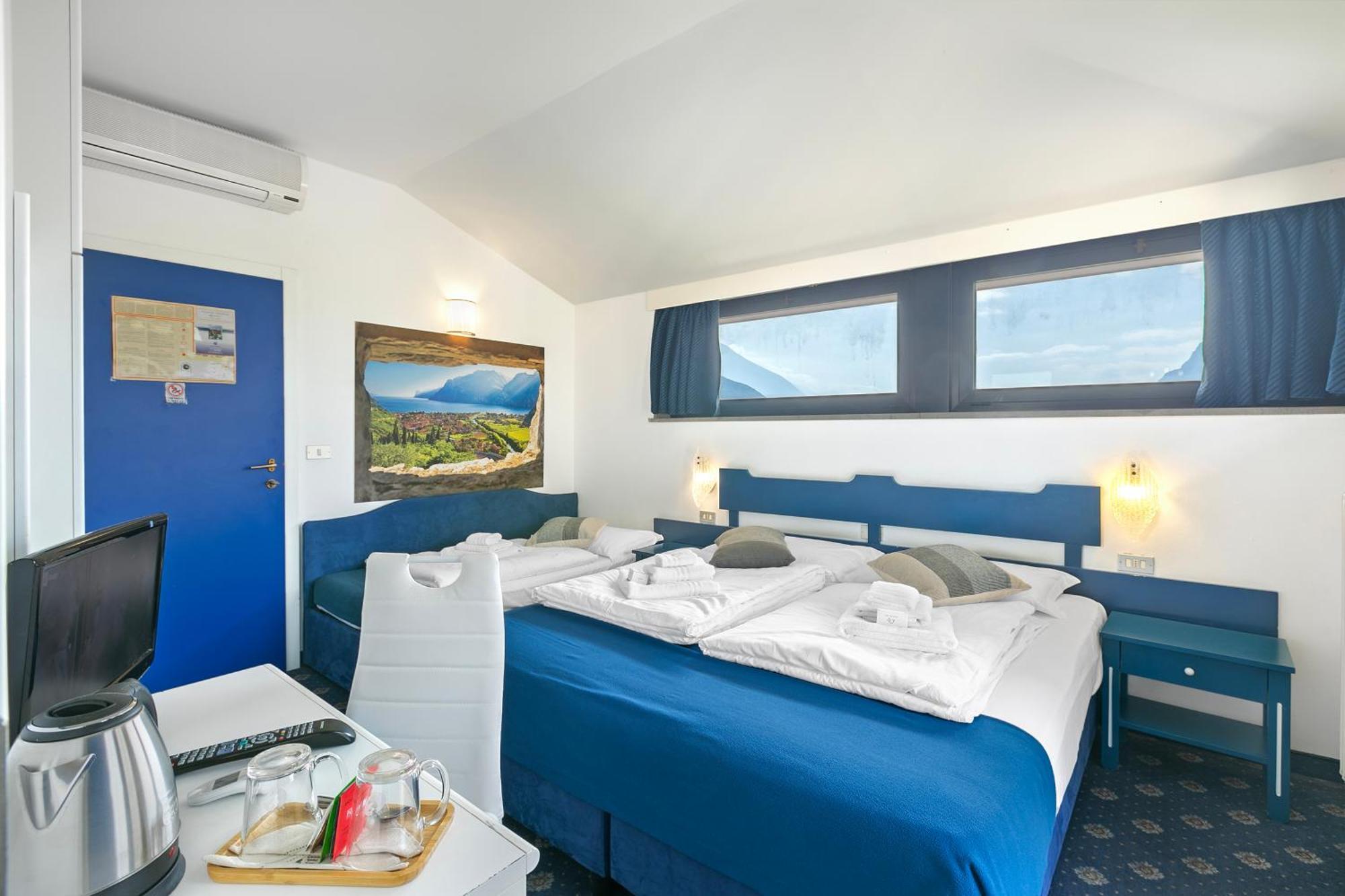 Bike & Wind Hotel Villa Maria Торболе Экстерьер фото