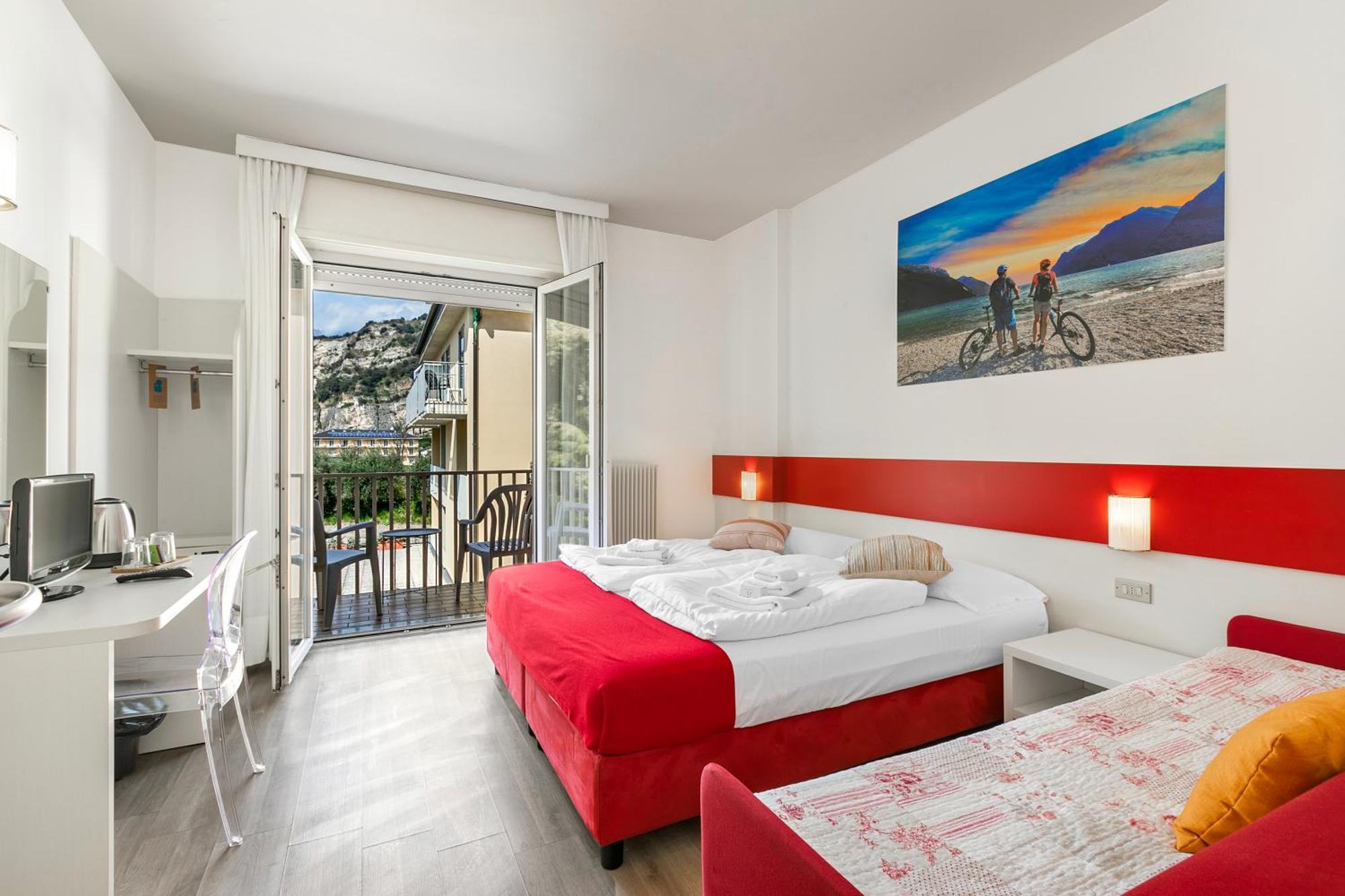 Bike & Wind Hotel Villa Maria Торболе Экстерьер фото